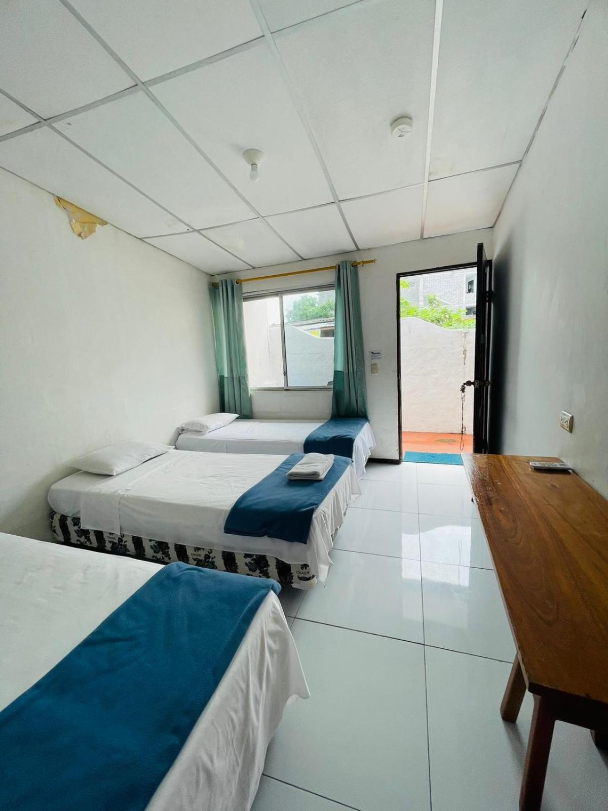 Hostal Darwin 푸에르토아요라 외부 사진