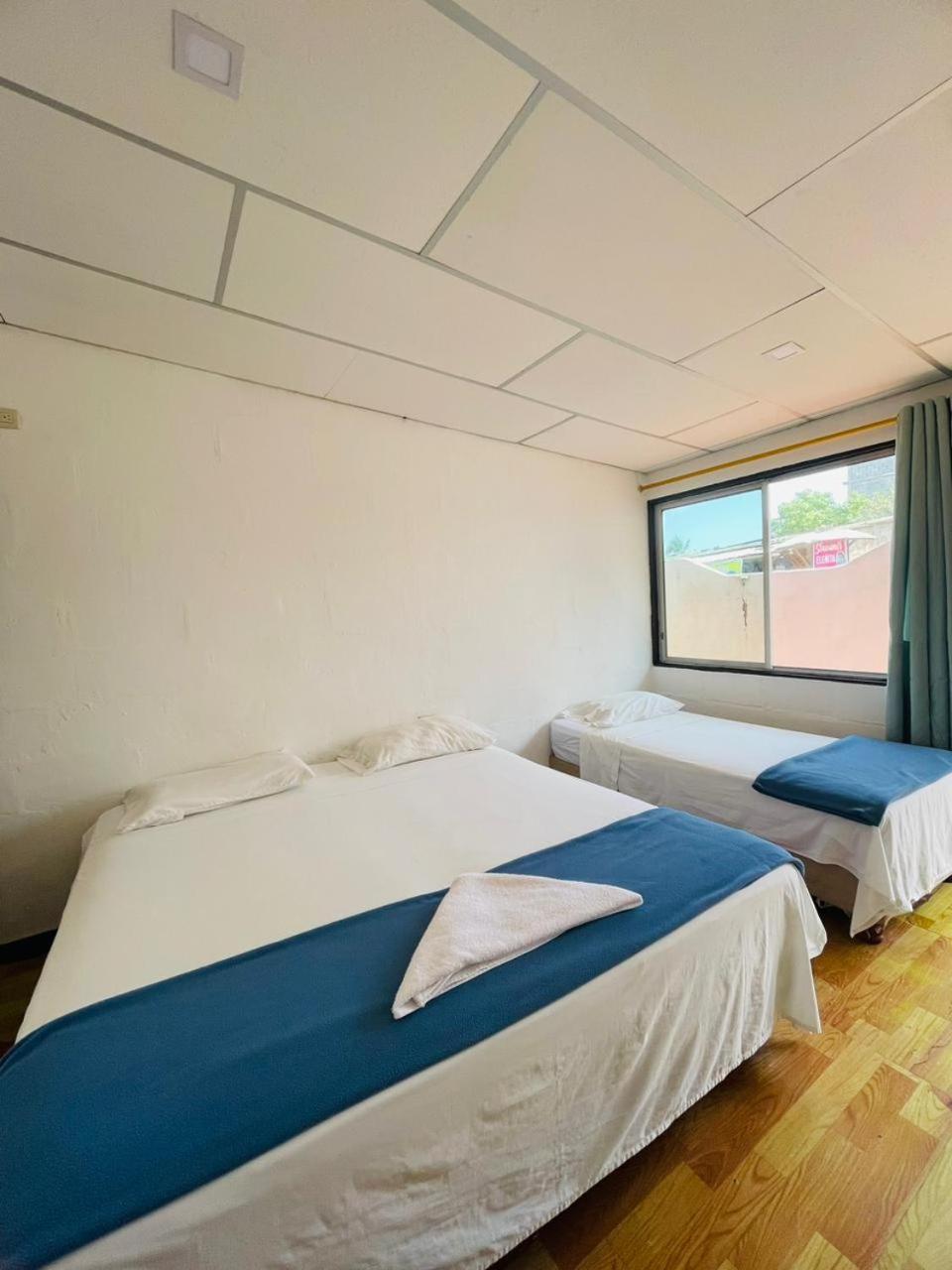Hostal Darwin 푸에르토아요라 외부 사진