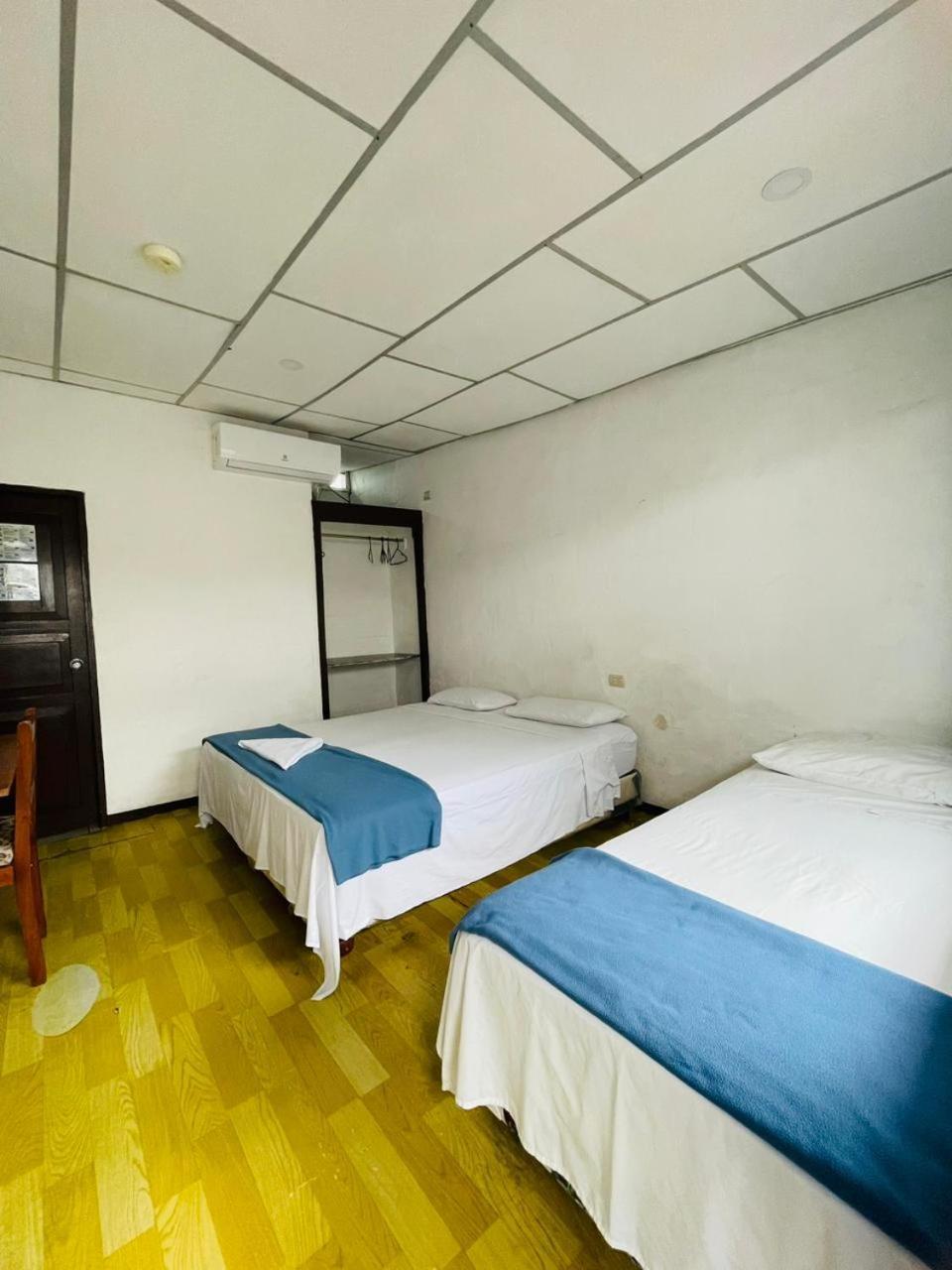 Hostal Darwin 푸에르토아요라 외부 사진