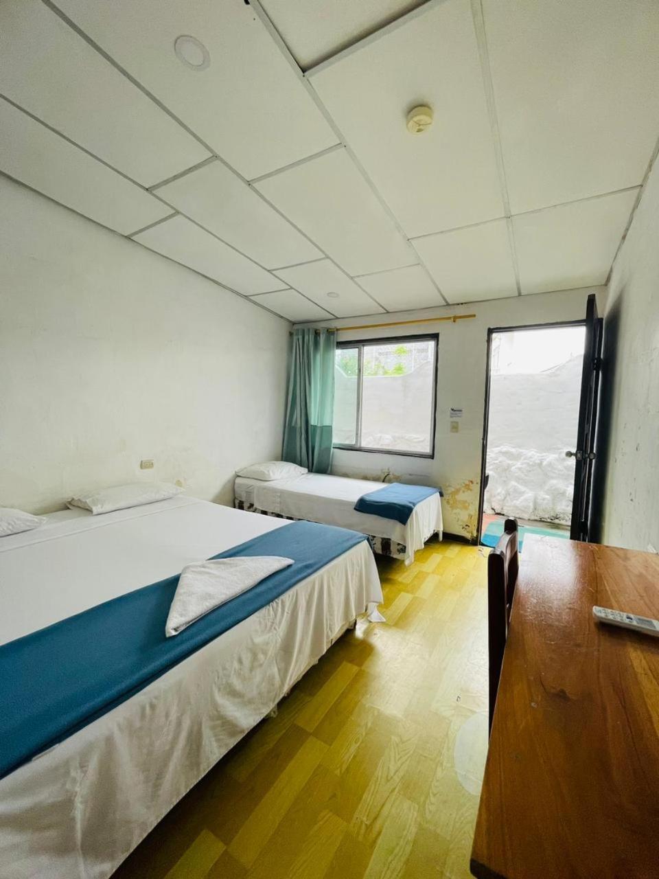 Hostal Darwin 푸에르토아요라 외부 사진
